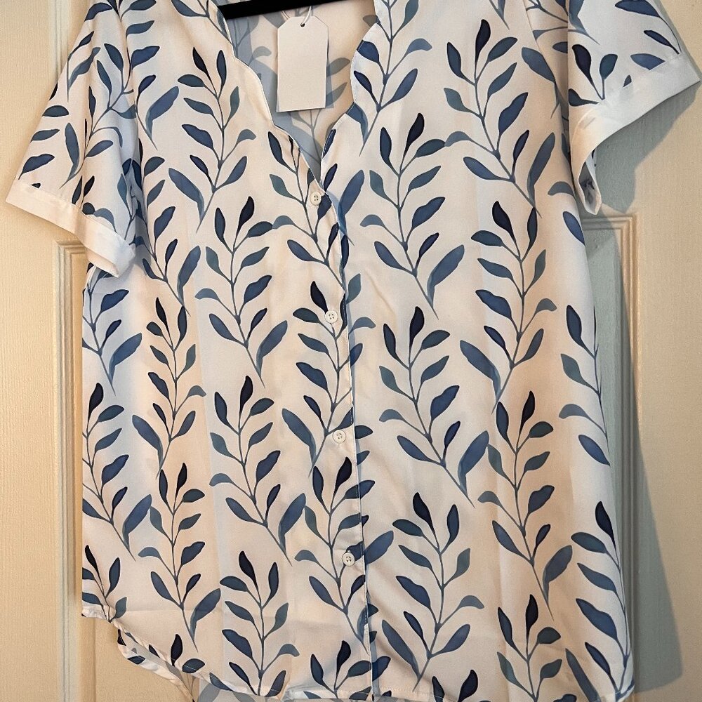 Imported - No Label - Medium - Blue and White Print